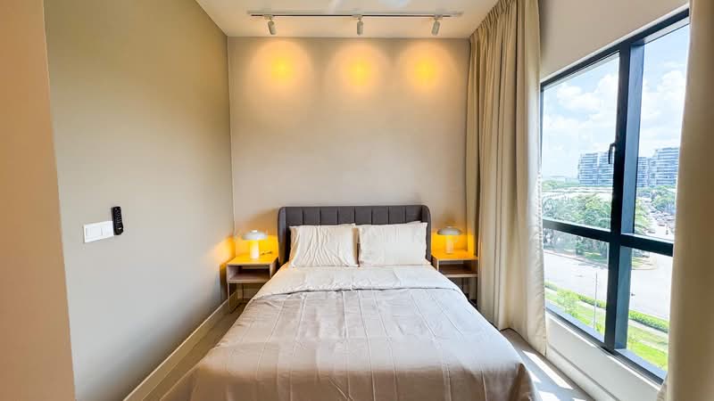 Servis Apartment untuk Disewa di Maya Ara Residences - Kim Ling - Master Bedroom - PropertyGuru.com.my