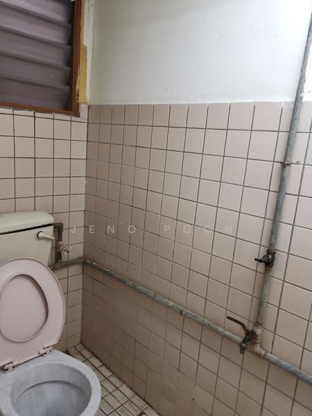 Shop for Sale in Taman Desa (Kuala Lumpur) - Jeno Poon - Bathroom - PropertyGuru.com.my