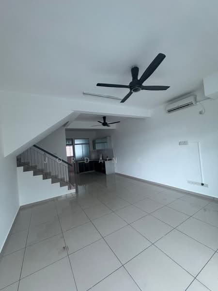 Rumah Teres 2.5 Tingkat untuk Dijual di Masai (Johor) - Jordan Kau - Living Room - PropertyGuru.com.my