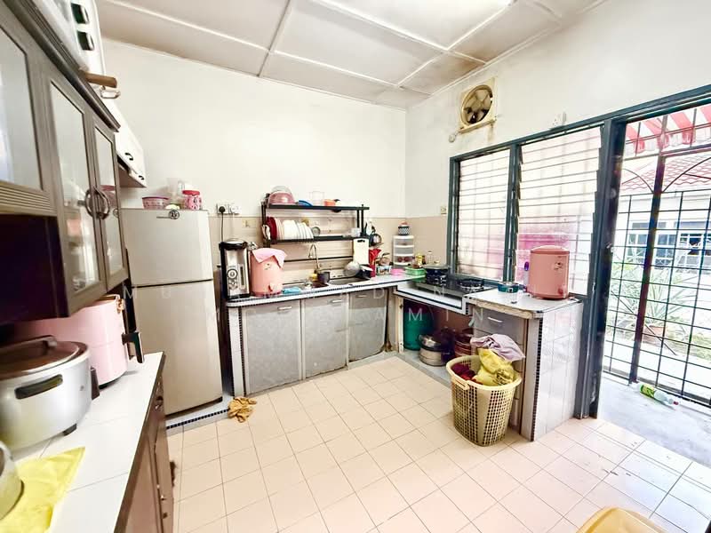 Rumah Teres 1 Tingkat untuk Dijual di Taman Batu Caves (Batu Caves) - Muhammad Nazli Mohd Amin - Kitchen - PropertyGuru.com.my