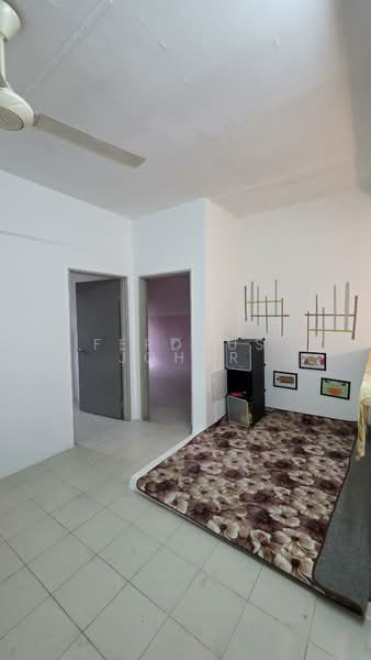 Rumah Teres untuk Disewa di Sungai Buloh (Selangor) - Ferdaus Johar - Living Room - PropertyGuru.com.my