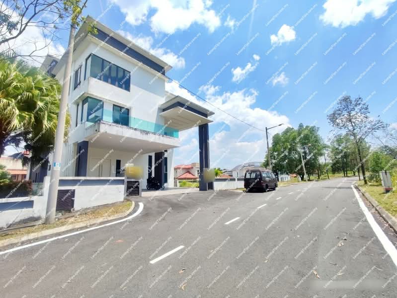 Bungalow for Sale in Kota Emerald (Rawang) - Leslie Low - PropertyGuru.com.my