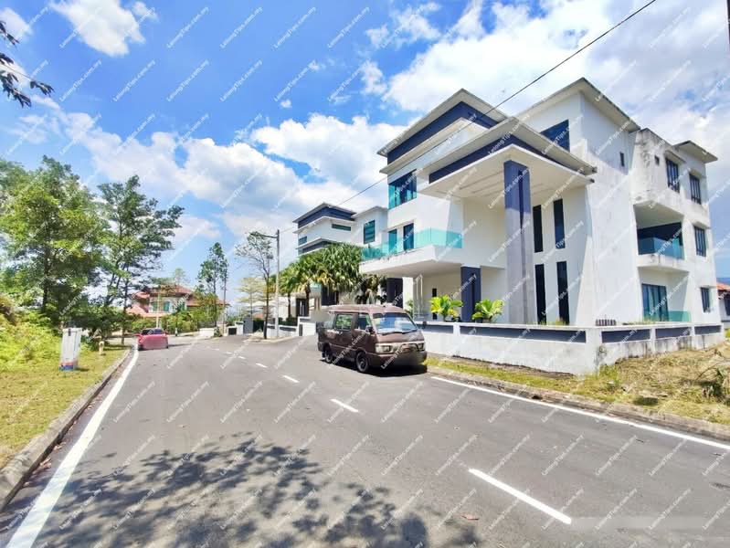 Bungalow for Sale in Kota Emerald (Rawang) - Leslie Low - PropertyGuru.com.my