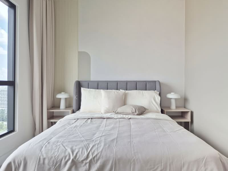 Servis Apartment untuk Disewa di Maya Ara Residences - Kim Ling - Master Bedroom - PropertyGuru.com.my