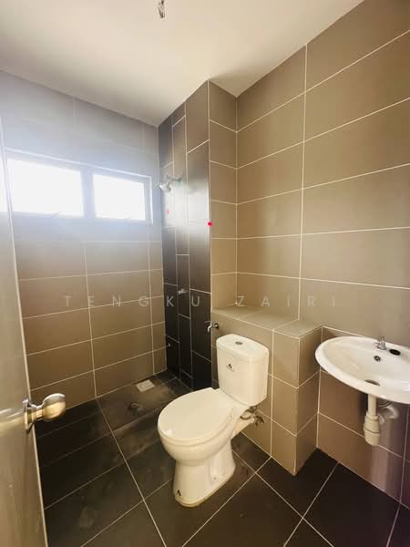 2-storey Terraced House for Sale in Taman Zamrud (Kajang) - Tengku Zairi - Bathroom - PropertyGuru.com.my