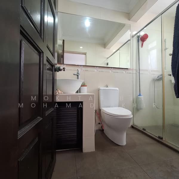 Rumah Berkembar untuk Dijual di Tropicana (Petaling Jaya) - Mokhtar Bin Mohamad Akhir - Bathroom - PropertyGuru.com.my
