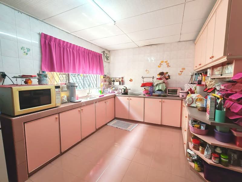 2-storey Terraced House for Sale in Bandar Utama 4 (Bandar Utama) - Amy Tan - Kitchen - PropertyGuru.com.my