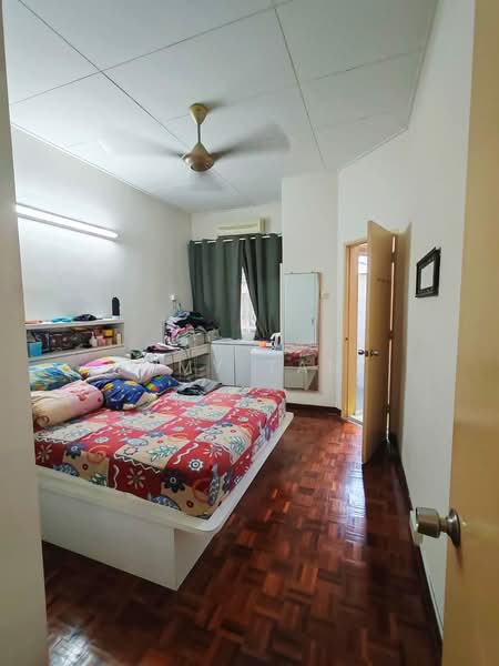 2-storey Terraced House for Sale in Bandar Utama 4 (Bandar Utama) - Amy Tan - Bedroom - PropertyGuru.com.my