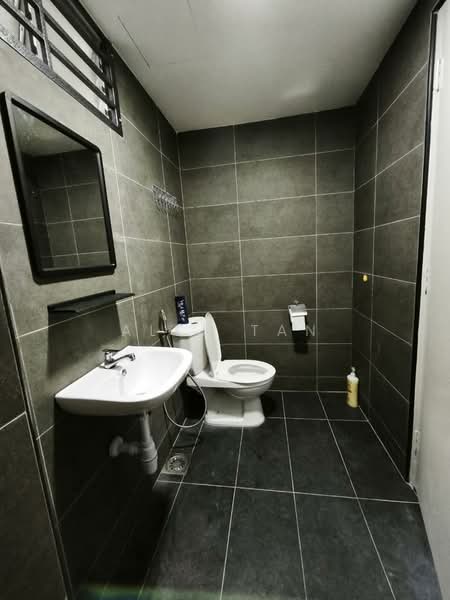 Servis Apartment untuk Disewa di Midas @ Seri Alam - ALEX TAN - Bathroom - PropertyGuru.com.my