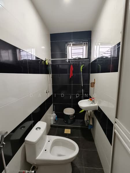 Rumah Teres 2 Tingkat untuk Dijual di Skudai (Johor) - David Ong - Bathroom - PropertyGuru.com.my