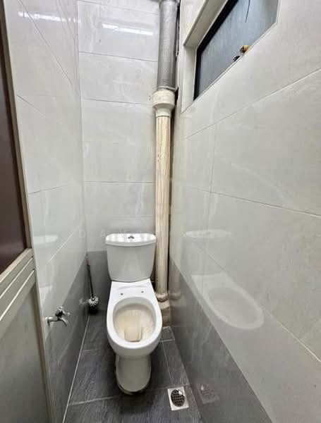 Rumah Flat untuk Dijual di Medan Angsana (Farlim 2) - David Lee - Bathroom - PropertyGuru.com.my