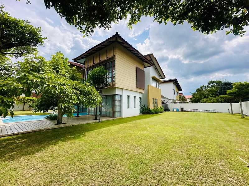 Bungalow for Sale in Bandar Seri Putra (Bangi) - Tengku Zairi - Exterior - PropertyGuru.com.my