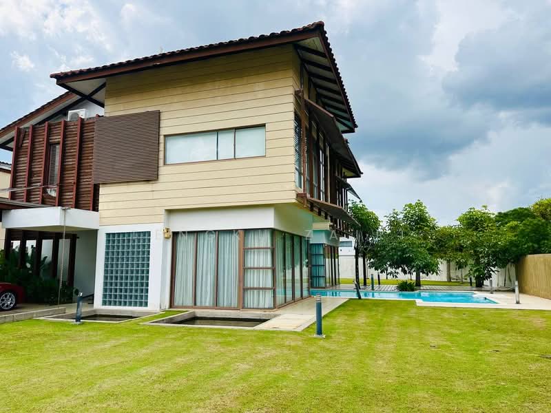 Bungalow for Sale in Bandar Seri Putra (Bangi) - Tengku Zairi - Exterior - PropertyGuru.com.my
