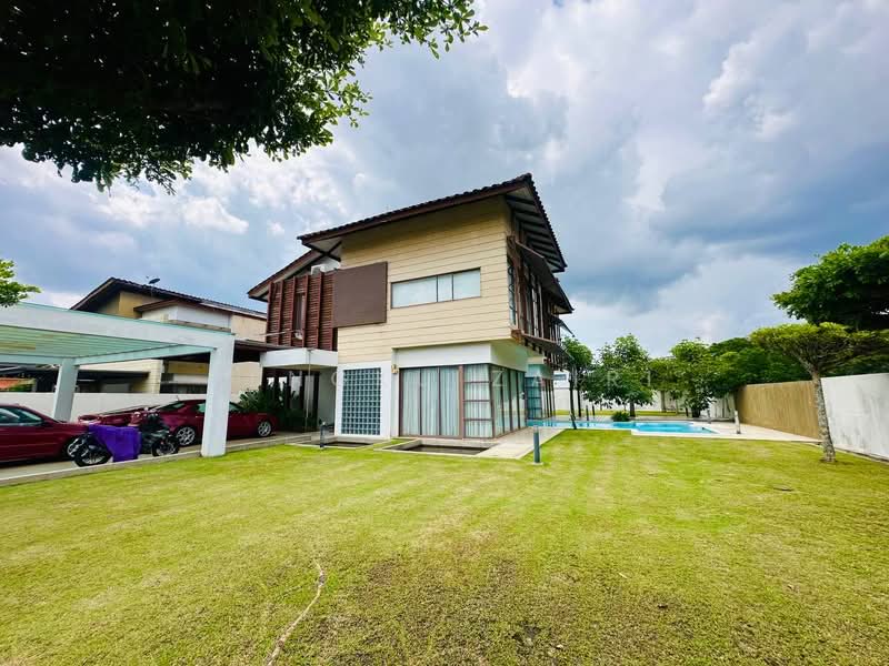 Bungalow for Sale in Bandar Seri Putra (Bangi) - Tengku Zairi - Exterior - PropertyGuru.com.my