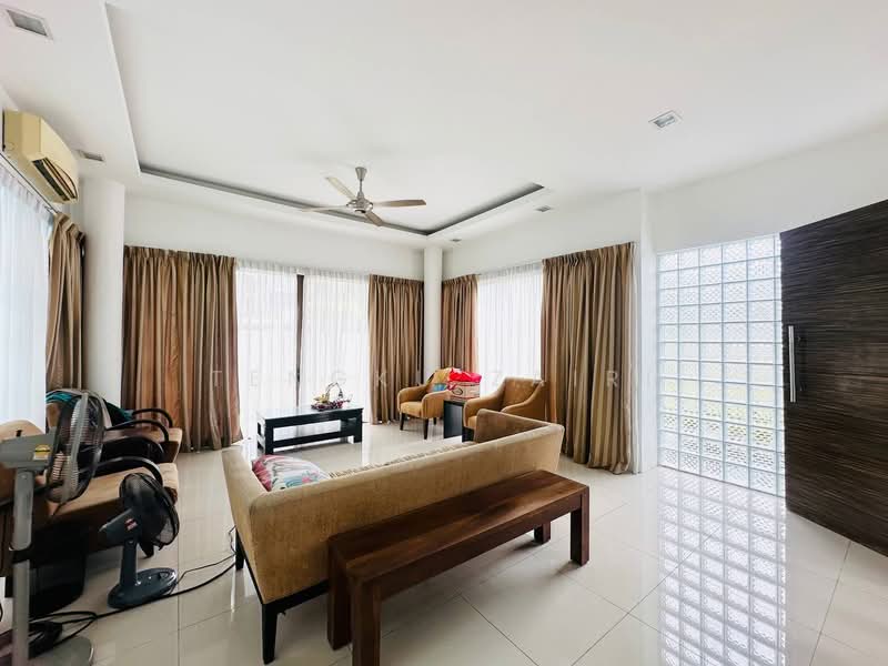 Bungalow for Sale in Bandar Seri Putra (Bangi) - Tengku Zairi - Living Room - PropertyGuru.com.my