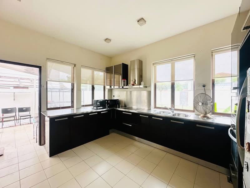 Bungalow for Sale in Bandar Seri Putra (Bangi) - Tengku Zairi - PropertyGuru.com.my