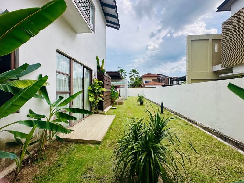 Bungalow for Sale in Bandar Seri Putra (Bangi) - Tengku Zairi - Exterior - PropertyGuru.com.my