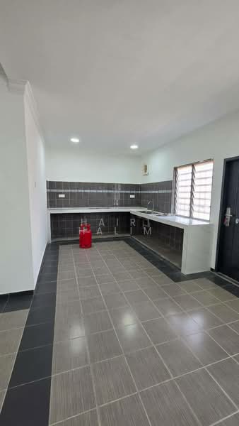 1-storey Terraced House for Sale in Taman Nilai Perdana (Nilai) - Hairi Halim - Kitchen - PropertyGuru.com.my