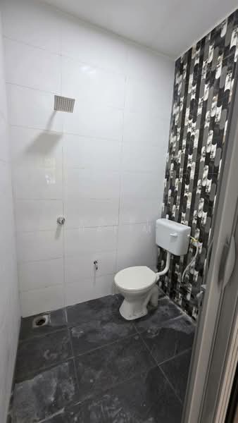 1-storey Terraced House for Sale in Taman Nilai Perdana (Nilai) - Hairi Halim - Bathroom - PropertyGuru.com.my