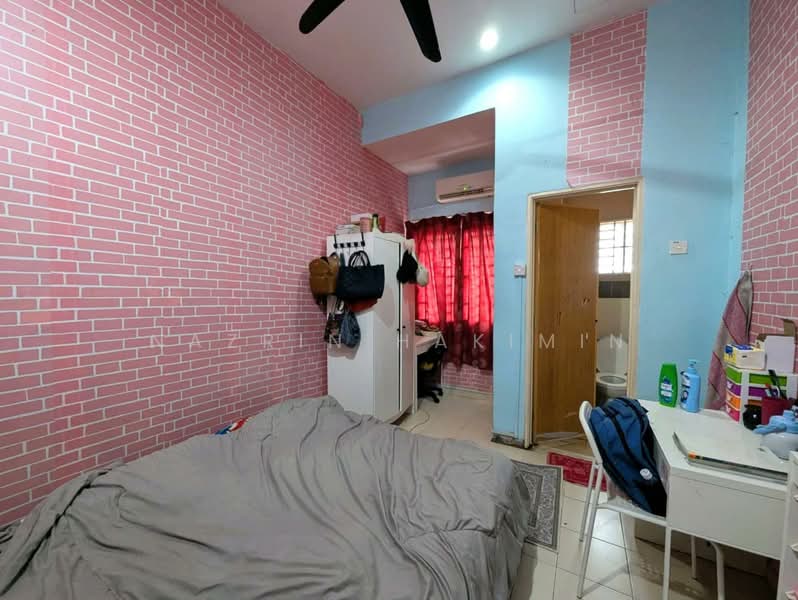 Rumah Teres 2 Tingkat untuk Dijual di Taman Puncak Saujana (Kajang) - Nazrin Hakimin - Bedroom - PropertyGuru.com.my