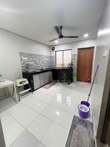 Rumah Teres 2 Tingkat untuk Dijual di Taman Kota Masai (Pasir Gudang) - Maggie Lee - Kitchen - PropertyGuru.com.my