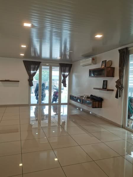 Rumah Berkembar untuk Dijual di Taman Teluk Air Tawar (Butterworth) - FU HOW - Living Room - PropertyGuru.com.my