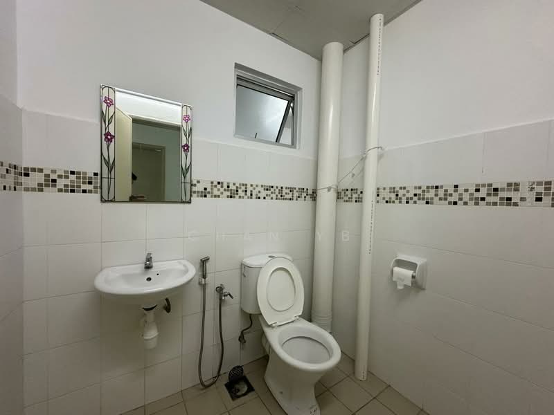 Kondominium untuk Dijual di One World 1 - Chan YB - Bathroom - PropertyGuru.com.my