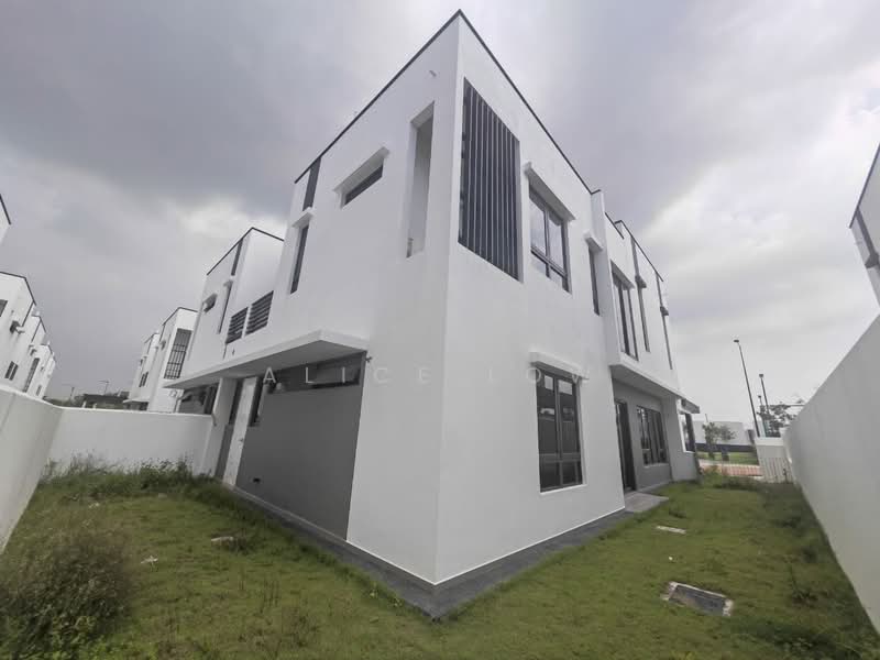 Semi-Detached House for Sale in Bandar Gamuda Gardens (Rawang) - Alice Low - Exterior - PropertyGuru.com.my
