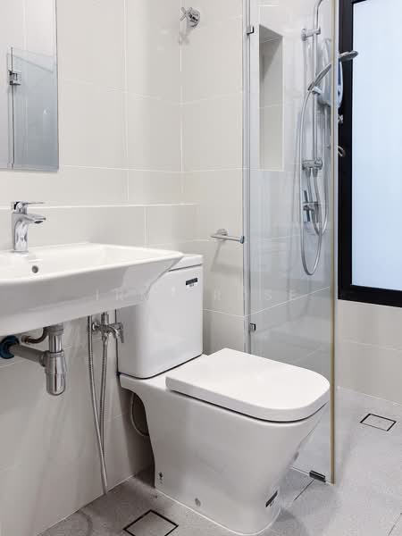Kondominium untuk Disewa di Waltz Residences - Irma Rose - Bathroom - PropertyGuru.com.my