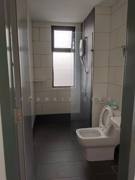 Kondominium untuk Disewa di Selayang 18 - Frankie Sing - Bathroom - PropertyGuru.com.my