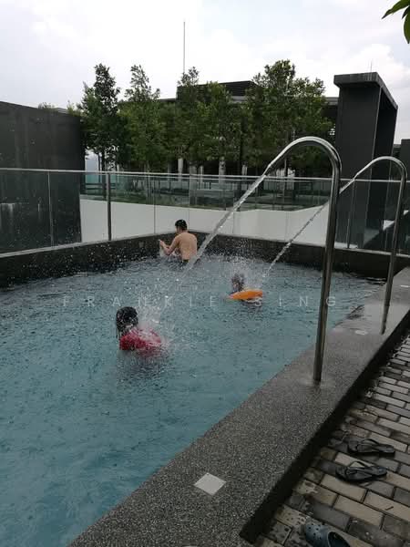 Kondominium untuk Disewa di Selayang 18 - Frankie Sing - Pool - PropertyGuru.com.my