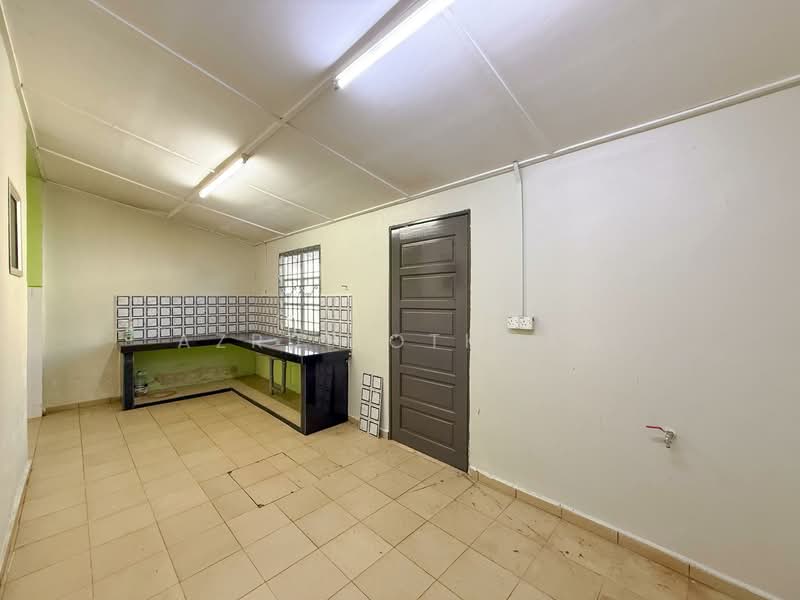 1-storey Terraced House for Sale in Bandar Seremban Selatan (Seremban) - Azrul Othman - Kitchen - PropertyGuru.com.my