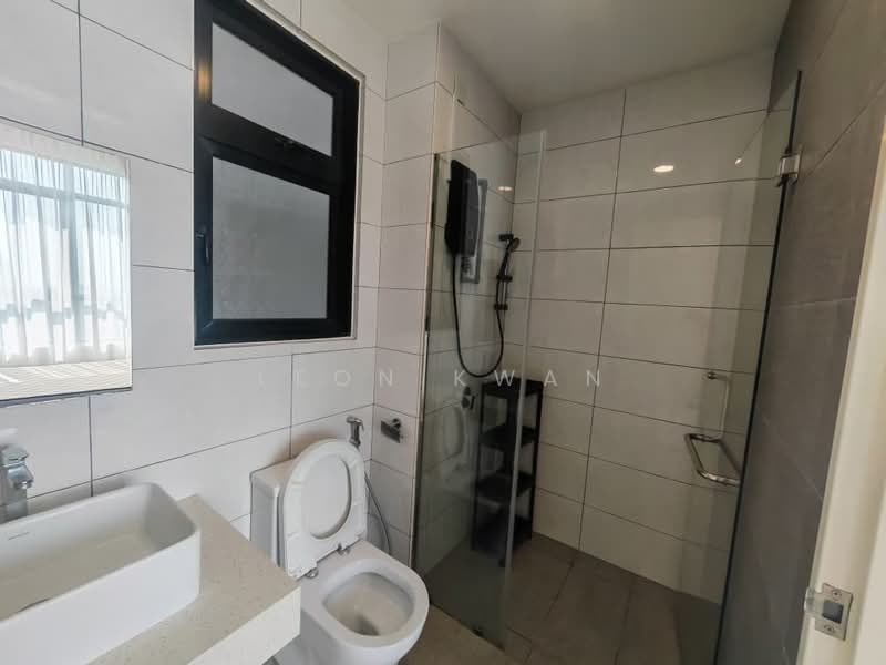 Servis Apartment untuk Disewa di Conezion Residences - Leon Kwan - Bathroom - PropertyGuru.com.my