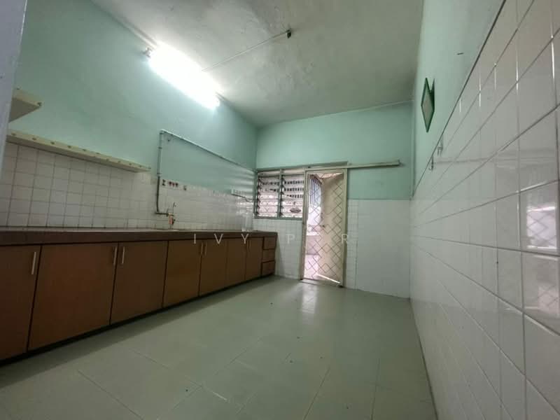 2-storey Terraced House for Sale in Teluk Gadong (Klang) - Ivy Por - Kitchen - PropertyGuru.com.my