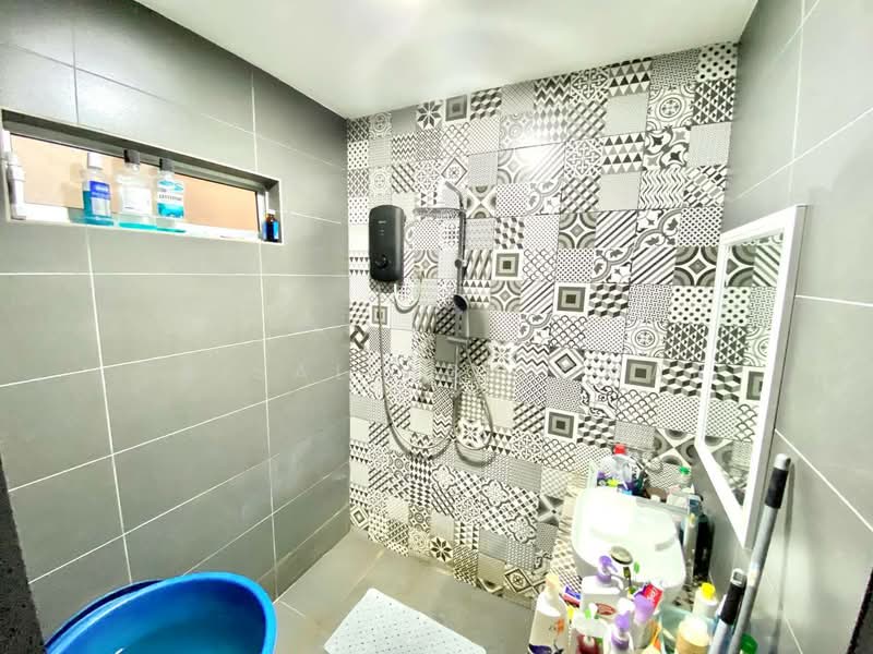 1-storey Terraced House for Sale in Taman Ehsan (Kepong) - Faisal Abu Omar - Bathroom - PropertyGuru.com.my