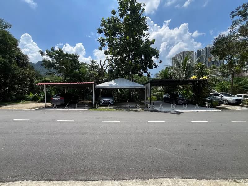 Rumah Teres 2 Tingkat untuk Dijual di Taman Melawati (Ulu Kelang) - Shaziery Iskandar - Car Park - PropertyGuru.com.my