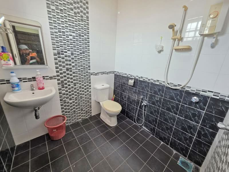 Bungalow Land for Sale in Bandar Bukit Mahkota (Bangi) - Syima Ujud - Bathroom - PropertyGuru.com.my