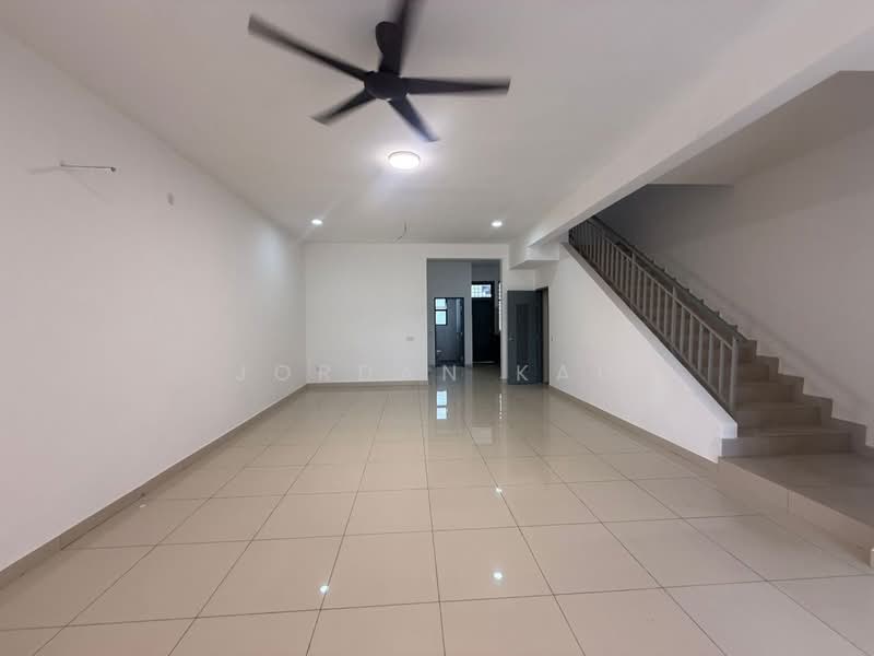 Rumah Teres 2 Tingkat untuk Disewa di Bandar Baru Permas Jaya (Permas Jaya) - Jordan Kau - Living Room - PropertyGuru.com.my