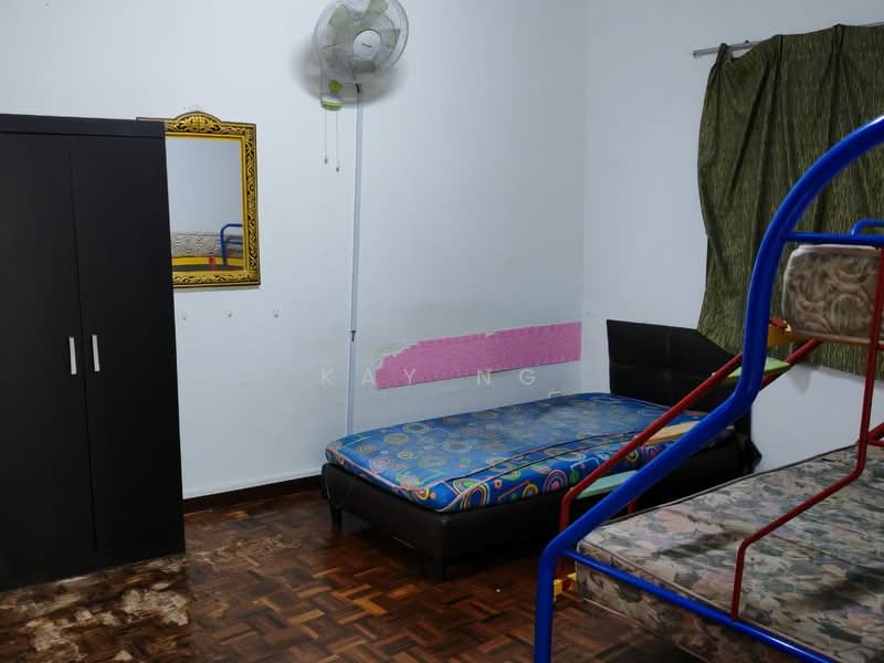 Pangsapuri untuk Dijual di Seri Mutiara Apartment - Kay Ng - Bedroom - PropertyGuru.com.my