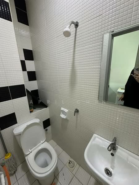 Servis Apartment untuk Disewa di The Sky Executive Suites - April Chin - Bathroom - PropertyGuru.com.my