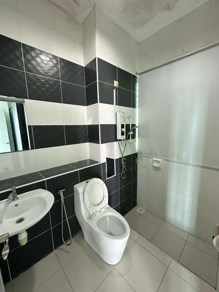 Servis Apartment untuk Disewa di The Sky Executive Suites - April Chin - Bathroom - PropertyGuru.com.my