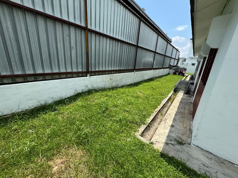 Bungalow for Sale in Seri Kembangan (Selangor) - Calvin Poh - Exterior - PropertyGuru.com.my