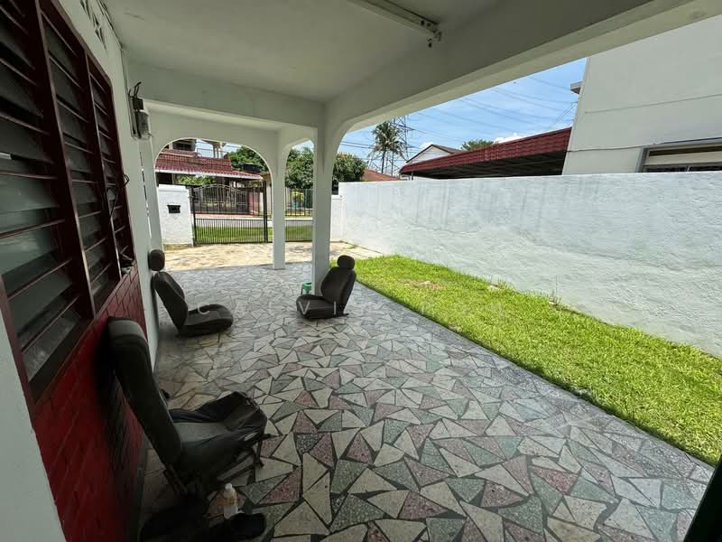 Bungalow for Sale in Seri Kembangan (Selangor) - Calvin Poh - Exterior - PropertyGuru.com.my