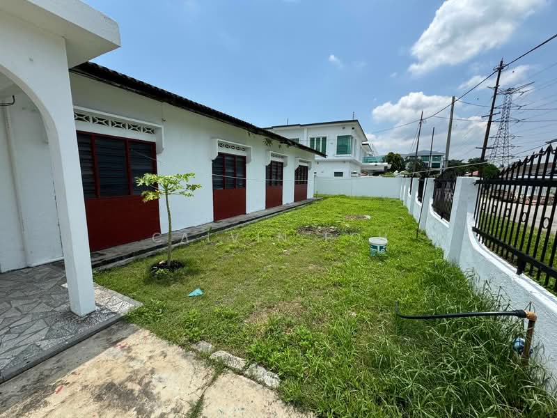 Bungalow for Sale in Seri Kembangan (Selangor) - Calvin Poh - Exterior - PropertyGuru.com.my