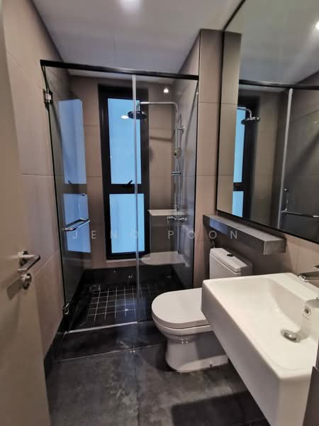 Service Residence for Sale at Bloomsvale Menara Vista Petaling - Jeno Poon - Bathroom - PropertyGuru.com.my