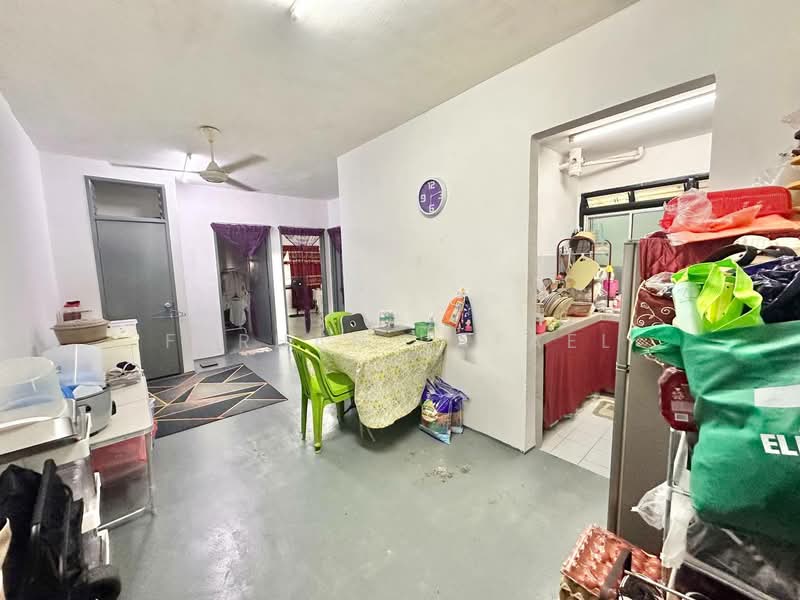 Rumah Flat untuk Dijual di Sri Mutiara - Farhan Rafael - Living Room - PropertyGuru.com.my