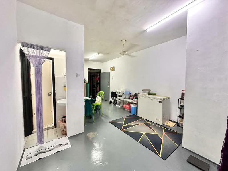 Rumah Flat untuk Dijual di Sri Mutiara - Farhan Rafael - Living Room - PropertyGuru.com.my