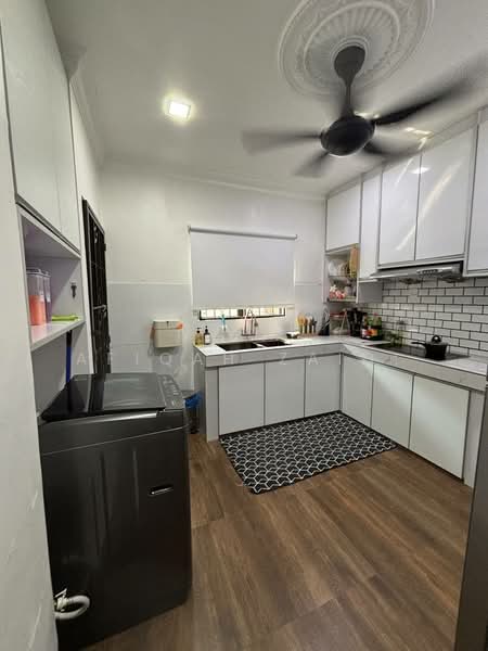 2-storey Terraced House for Sale in Bukit Jelutong (Shah Alam) - Afiqah zaidi - Kitchen - PropertyGuru.com.my