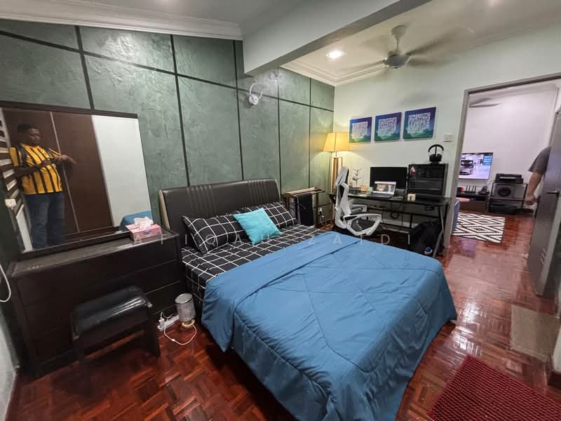 2-storey Terraced House for Sale in Bukit Jelutong (Shah Alam) - Afiqah zaidi - Bedroom - PropertyGuru.com.my