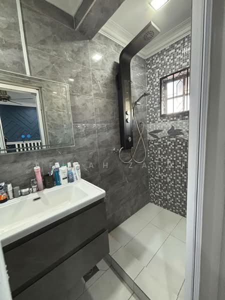 2-storey Terraced House for Sale in Bukit Jelutong (Shah Alam) - Afiqah zaidi - PropertyGuru.com.my